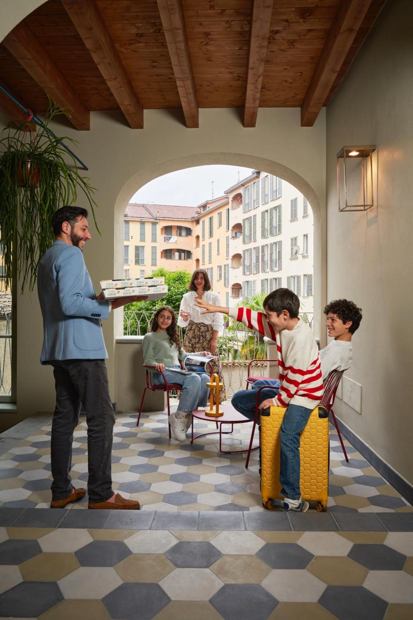 Rego Apartments - Boutique Aparthotel & Serenity Spa With Some Off-Site Apartments In The Heart Of Bergamo City Center Экстерьер фото