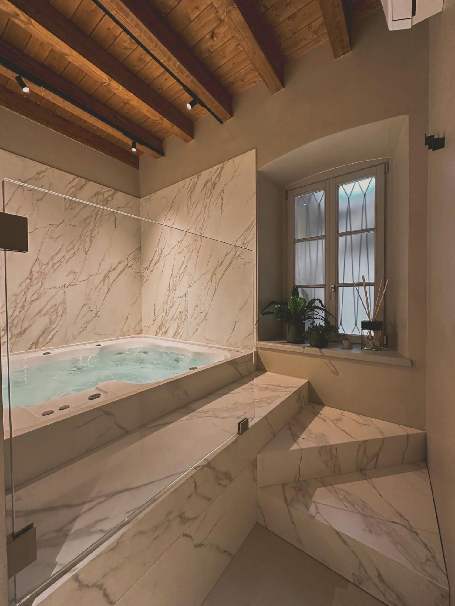 Rego Apartments - Boutique Aparthotel & Serenity Spa With Some Off-Site Apartments In The Heart Of Bergamo City Center Экстерьер фото